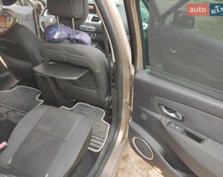 Бежевый Рено Сценик, объемом двигателя 1.89 л и пробегом 250 тыс. км за 6600 $, фото 13 на Automoto.ua