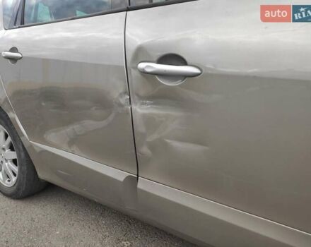 Бежевый Рено Сценик, объемом двигателя 1.89 л и пробегом 250 тыс. км за 6600 $, фото 2 на Automoto.ua