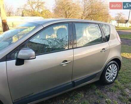 Бежевый Рено Сценик, объемом двигателя 1.6 л и пробегом 197 тыс. км за 6800 $, фото 1 на Automoto.ua