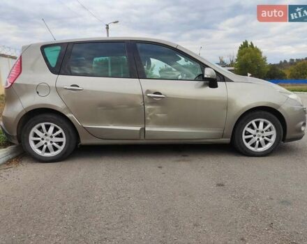 Бежевый Рено Сценик, объемом двигателя 1.89 л и пробегом 250 тыс. км за 6600 $, фото 9 на Automoto.ua