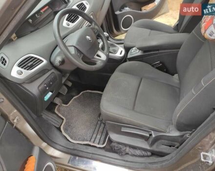 Бежевый Рено Сценик, объемом двигателя 1.89 л и пробегом 250 тыс. км за 6600 $, фото 20 на Automoto.ua