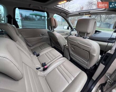 Бежевий Рено Сценік, об'ємом двигуна 1.6 л та пробігом 289 тис. км за 6500 $, фото 11 на Automoto.ua