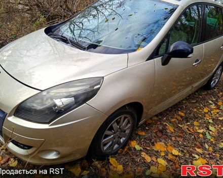 Рено Сценик 2011 в Чернигове на Automoto.ua Бежевый Рено Сценик, объемом двигателя 1.6 л и пробегом 285 тыс. км за 6500 $, фото 2 на Automoto.ua