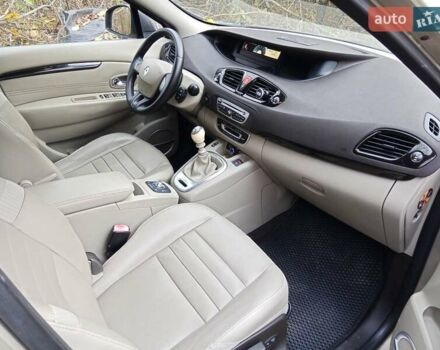 Рено Сценик 2011 в Чернигове на Automoto.ua Бежевый Рено Сценик, объемом двигателя 1.6 л и пробегом 285 тыс. км за 6500 $, фото 7 на Automoto.ua