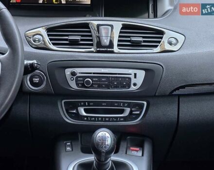 Бежевий Рено Сценік, об'ємом двигуна 1.5 л та пробігом 220 тис. км за 6999 $, фото 30 на Automoto.ua