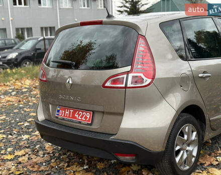 Рено Сценик 2012 в Луцке на Automoto.ua Бежевый Рено Сценик, объемом двигателя 1.6 л и пробегом 177 тыс. км за 7200 $, фото 16 на Automoto.ua