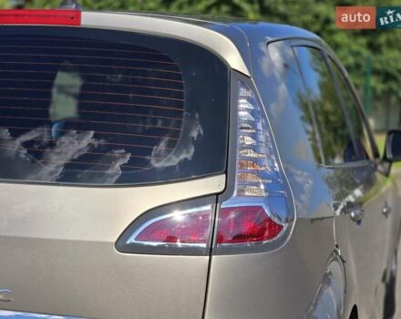 Бежевий Рено Сценік, об'ємом двигуна 1.5 л та пробігом 220 тис. км за 6999 $, фото 11 на Automoto.ua