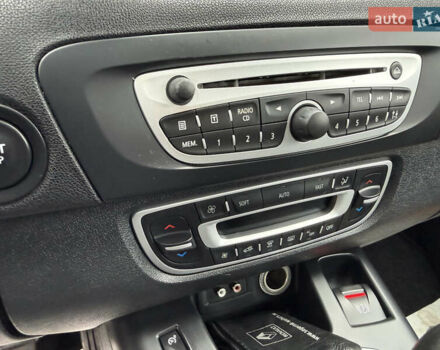 Рено Сценик 2012 в Луцке на Automoto.ua Бежевый Рено Сценик, объемом двигателя 1.6 л и пробегом 177 тыс. км за 7200 $, фото 40 на Automoto.ua