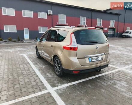 Бежевый Рено Сценик, объемом двигателя 1.6 л и пробегом 257 тыс. км за 8950 $, фото 2 на Automoto.ua