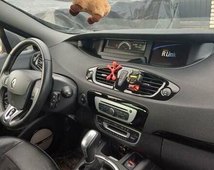 Бежевый Рено Сценик, объемом двигателя 1.5 л и пробегом 231 тыс. км за 10000 $, фото 1 на Automoto.ua