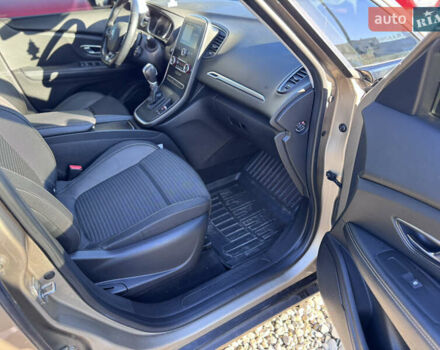 Бежевый Рено Сценик, объемом двигателя 1.5 л и пробегом 200 тыс. км за 14999 $, фото 40 на Automoto.ua