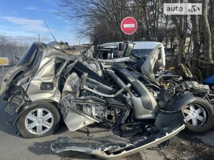 Бежевий Рено Сценік, об'ємом двигуна 2 л та пробігом 30 тис. км за 600 $, фото 1 на Automoto.ua