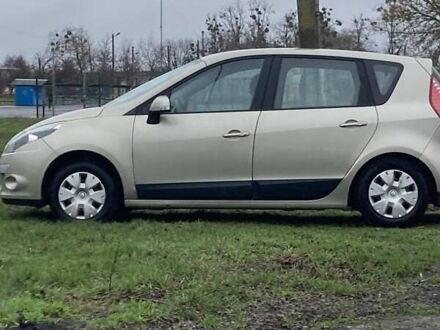 Бежевый Рено Сценик, объемом двигателя 1.6 л и пробегом 250 тыс. км за 5999 $, фото 1 на Automoto.ua