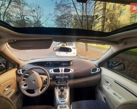 Бежевый Рено Сценик, объемом двигателя 1.9 л и пробегом 242 тыс. км за 7790 $, фото 1 на Automoto.ua