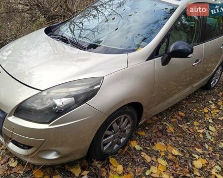 Рено Сценік 2011 у Чернігові на Automoto.ua Бежевий Рено Сценік, об'ємом двигуна 1.6 л та пробігом 285 тис. км за 6500 $, фото 1 на Automoto.ua
