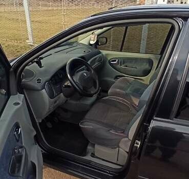 Рено Сценік 2003 у Прилуках на Automoto.ua Чорний Рено Сценік, об'ємом двигуна 1.6 л та пробігом 250 тис. км за 4300 $, фото 4 на Automoto.ua