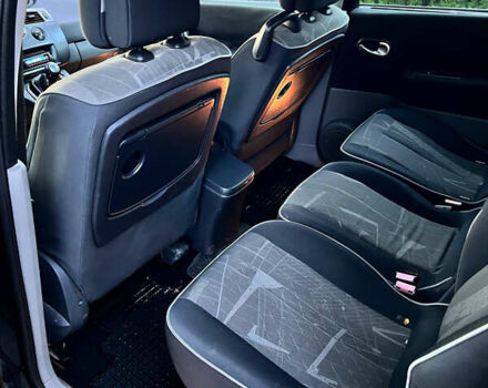 Черный Рено Сценик, объемом двигателя 1.87 л и пробегом 275 тыс. км за 4000 $, фото 8 на Automoto.ua