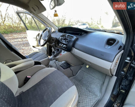 Чорний Рено Сценік, об'ємом двигуна 1.6 л та пробігом 295 тис. км за 3699 $, фото 18 на Automoto.ua