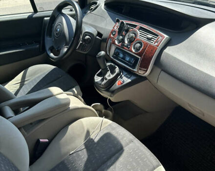 Черный Рено Сценик, объемом двигателя 1.6 л и пробегом 240 тыс. км за 5300 $, фото 6 на Automoto.ua