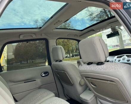 Рено Сценік 2006 у Черкасах на Automoto.ua Чорний Рено Сценік, об'ємом двигуна 1.6 л та пробігом 241 тис. км за 5500 $, фото 7 на Automoto.ua