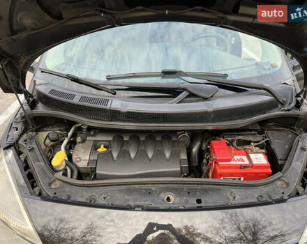 Рено Сценік 2006 у Черкасах на Automoto.ua Чорний Рено Сценік, об'ємом двигуна 1.6 л та пробігом 241 тис. км за 5500 $, фото 6 на Automoto.ua