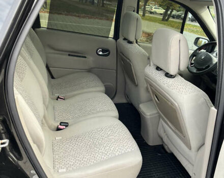 Рено Сценік 2006 у Черкасах на Automoto.ua Чорний Рено Сценік, об'ємом двигуна 1.6 л та пробігом 241 тис. км за 5500 $, фото 12 на Automoto.ua