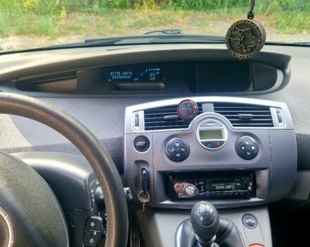 Черный Рено Сценик, объемом двигателя 1.6 л и пробегом 209 тыс. км за 5000 $, фото 10 на Automoto.ua