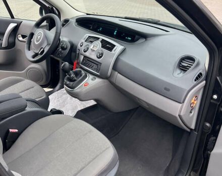 Чорний Рено Сценік, об'ємом двигуна 1.6 л та пробігом 190 тис. км за 5100 $, фото 16 на Automoto.ua