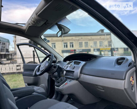 Рено Сценик 2007 в Виннице на Automoto.ua Черный Рено Сценик, объемом двигателя 1.6 л и пробегом 226 тыс. км за 5650 $, фото 42 на Automoto.ua