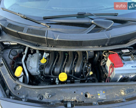 Чорний Рено Сценік, об'ємом двигуна 1.6 л та пробігом 190 тис. км за 5700 $, фото 19 на Automoto.ua