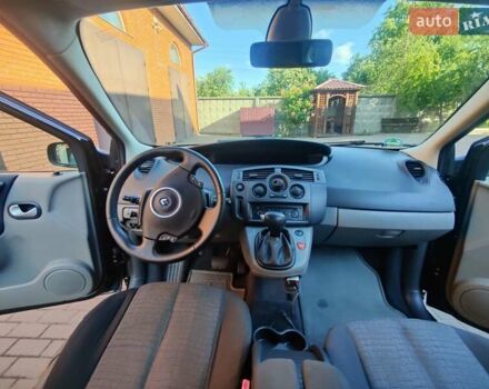 Черный Рено Сценик, объемом двигателя 1.6 л и пробегом 174 тыс. км за 5800 $, фото 2 на Automoto.ua