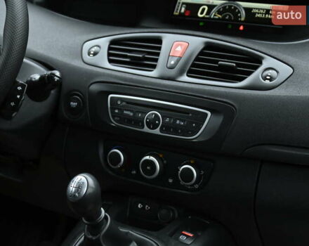 Чорний Рено Сценік, об'ємом двигуна 1.6 л та пробігом 206 тис. км за 6999 $, фото 34 на Automoto.ua