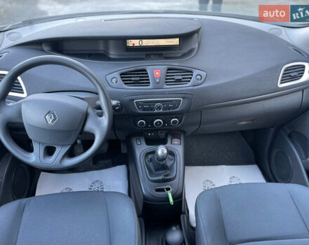 Черный Рено Сценик, объемом двигателя 1.5 л и пробегом 149 тыс. км за 8800 $, фото 3 на Automoto.ua