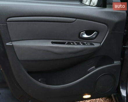 Чорний Рено Сценік, об'ємом двигуна 1.6 л та пробігом 206 тис. км за 6999 $, фото 16 на Automoto.ua