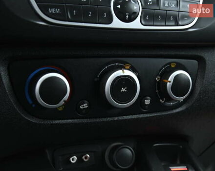 Чорний Рено Сценік, об'ємом двигуна 1.6 л та пробігом 206 тис. км за 6999 $, фото 22 на Automoto.ua