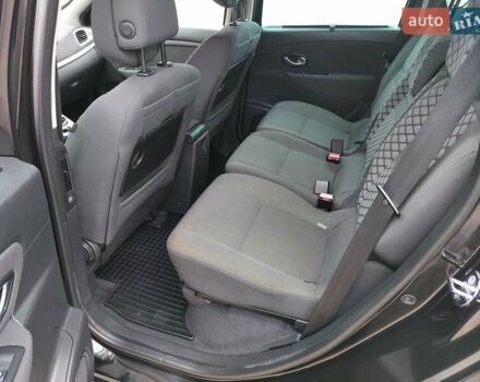 Рено Сценик 2010 в Мерефа на Automoto.ua Черный Рено Сценик, объемом двигателя 1.6 л и пробегом 189 тыс. км за 8100 $, фото 13 на Automoto.ua