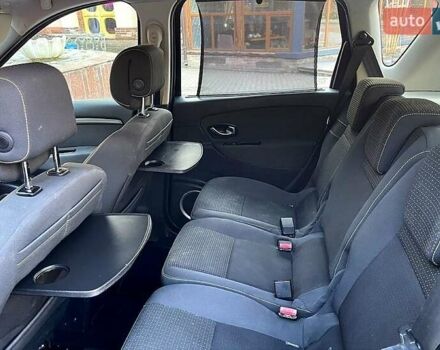 Рено Сценик 2010 в Ровно на Automoto.ua Черный Рено Сценик, объемом двигателя 1.9 л и пробегом 230 тыс. км за 7300 $, фото 11 на Automoto.ua