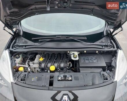 Рено Сценик 2010 в Мерефа на Automoto.ua Черный Рено Сценик, объемом двигателя 1.6 л и пробегом 189 тыс. км за 8100 $, фото 16 на Automoto.ua