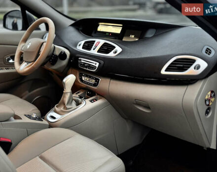 Чорний Рено Сценік, об'ємом двигуна 2 л та пробігом 168 тис. км за 8900 $, фото 4 на Automoto.ua