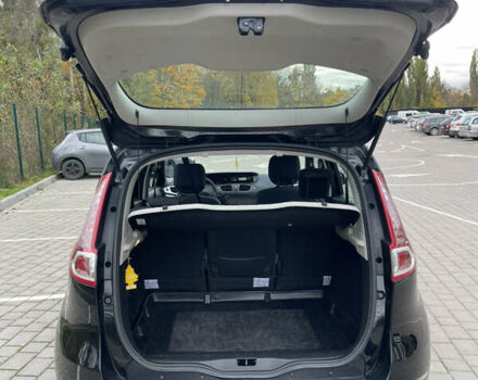 Рено Сценік 2011 у Луцьку на Automoto.ua Чорний Рено Сценік, об'ємом двигуна 1.5 л та пробігом 230 тис. км за 6950 $, фото 11 на Automoto.ua