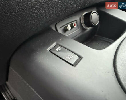 Чорний Рено Сценік, об'ємом двигуна 1.6 л та пробігом 179 тис. км за 6999 $, фото 39 на Automoto.ua