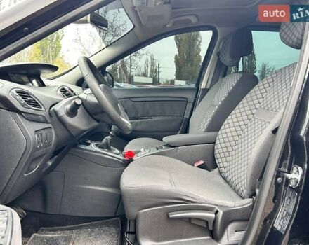 Черный Рено Сценик, объемом двигателя 1.5 л и пробегом 215 тыс. км за 7400 $, фото 12 на Automoto.ua
