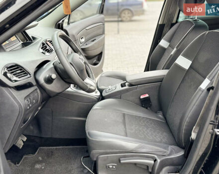 Чорний Рено Сценік, об'ємом двигуна 1.5 л та пробігом 231 тис. км за 7200 $, фото 18 на Automoto.ua