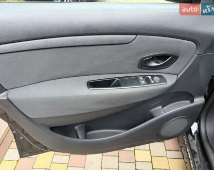 Чорний Рено Сценік, об'ємом двигуна 1.6 л та пробігом 179 тис. км за 6999 $, фото 17 на Automoto.ua