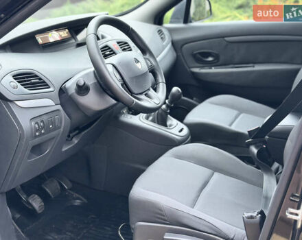 Чорний Рено Сценік, об'ємом двигуна 1.6 л та пробігом 179 тис. км за 6999 $, фото 15 на Automoto.ua
