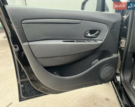 Рено Сценік 2012 у Вінниці на Automoto.ua Чорний Рено Сценік, об'ємом двигуна 1.6 л та пробігом 202 тис. км за 8700 $, фото 26 на Automoto.ua