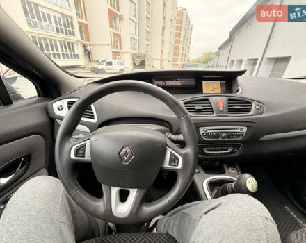Черный Рено Сценик, объемом двигателя 1.5 л и пробегом 325 тыс. км за 5700 $, фото 13 на Automoto.ua