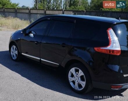 Черный Рено Сценик, объемом двигателя 1.6 л и пробегом 191 тыс. км за 8700 $, фото 9 на Automoto.ua