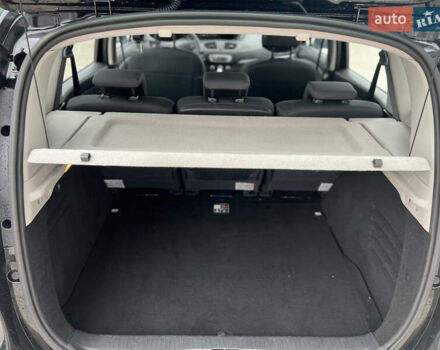 Рено Сценік 2012 у Вінниці на Automoto.ua Чорний Рено Сценік, об'ємом двигуна 1.6 л та пробігом 202 тис. км за 8700 $, фото 50 на Automoto.ua