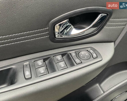 Рено Сценик 2012 в Виннице на Automoto.ua Черный Рено Сценик, объемом двигателя 1.5 л и пробегом 265 тыс. км за 8700 $, фото 18 на Automoto.ua